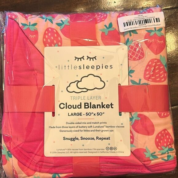 Brand New Little Sleepies Cloud Blanket - Strawberry 50x50 - Picture 1 of 2